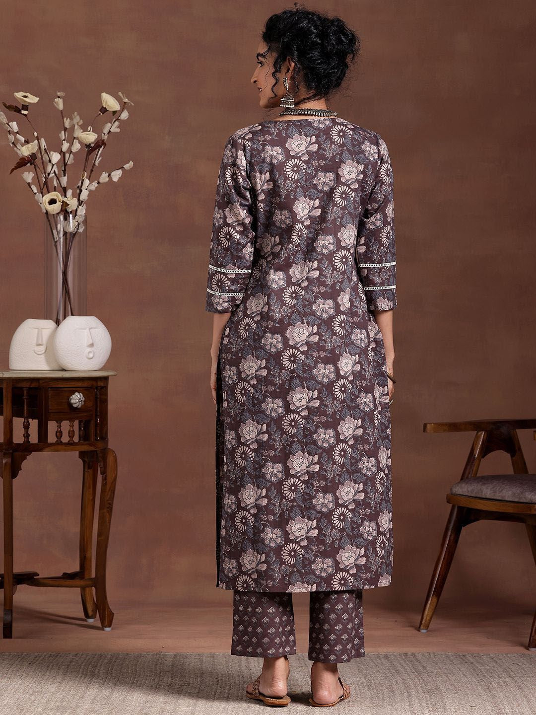Floral Printed Notch Neck Straight Kurta With Trousers