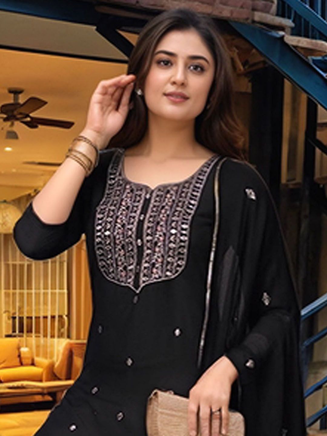 Dhiyona KL Women Ethnic Motifs Embroidered Regular Kurta with Trousers & With Dupatta