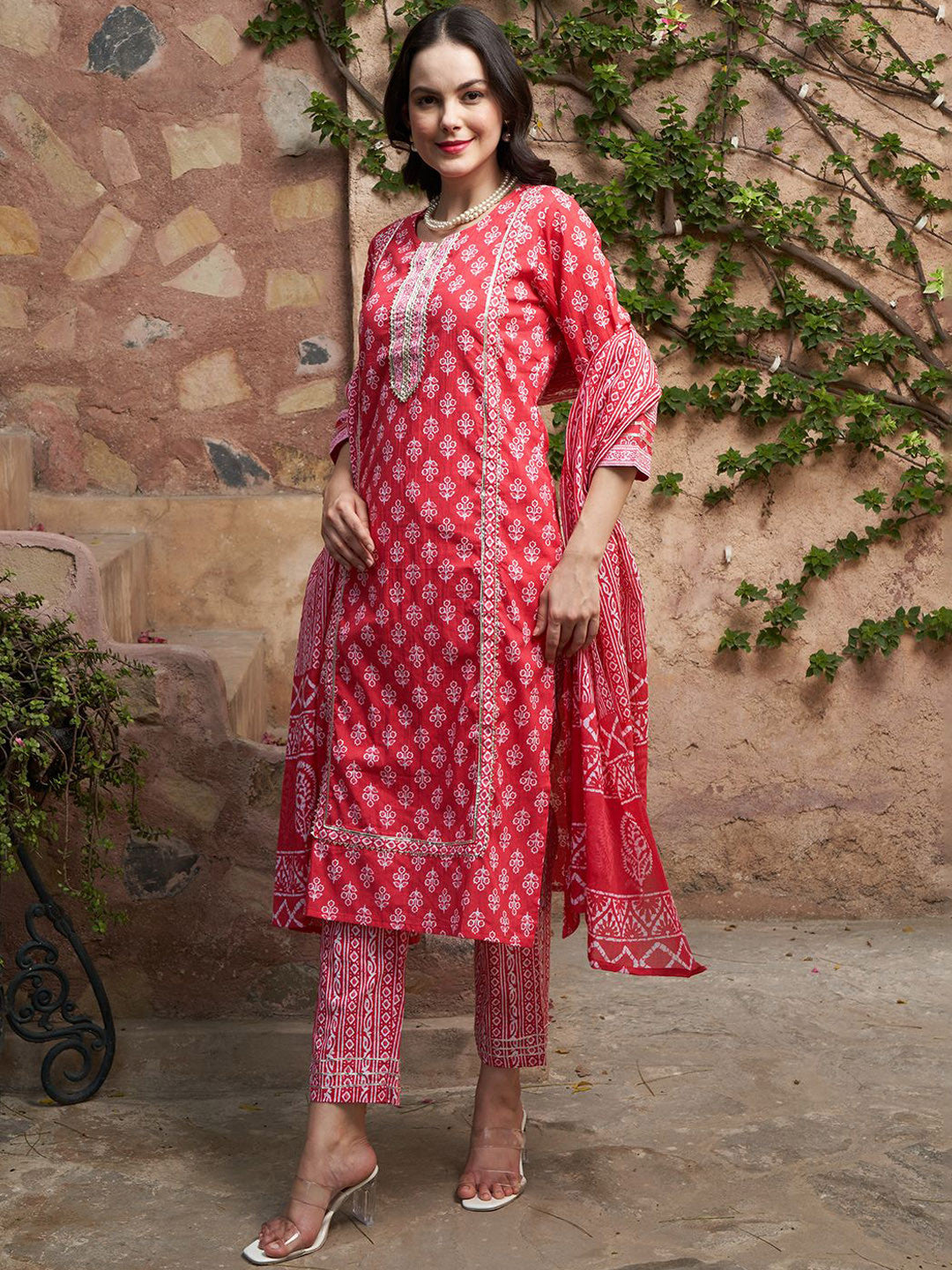 Floral Printed Gotta Patti Pure Cotton Kurta with Trousers & Dupatta