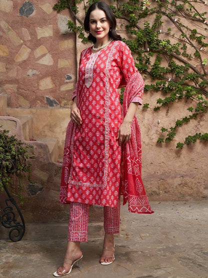 Floral Printed Gotta Patti Pure Cotton Kurta with Trousers & Dupatta