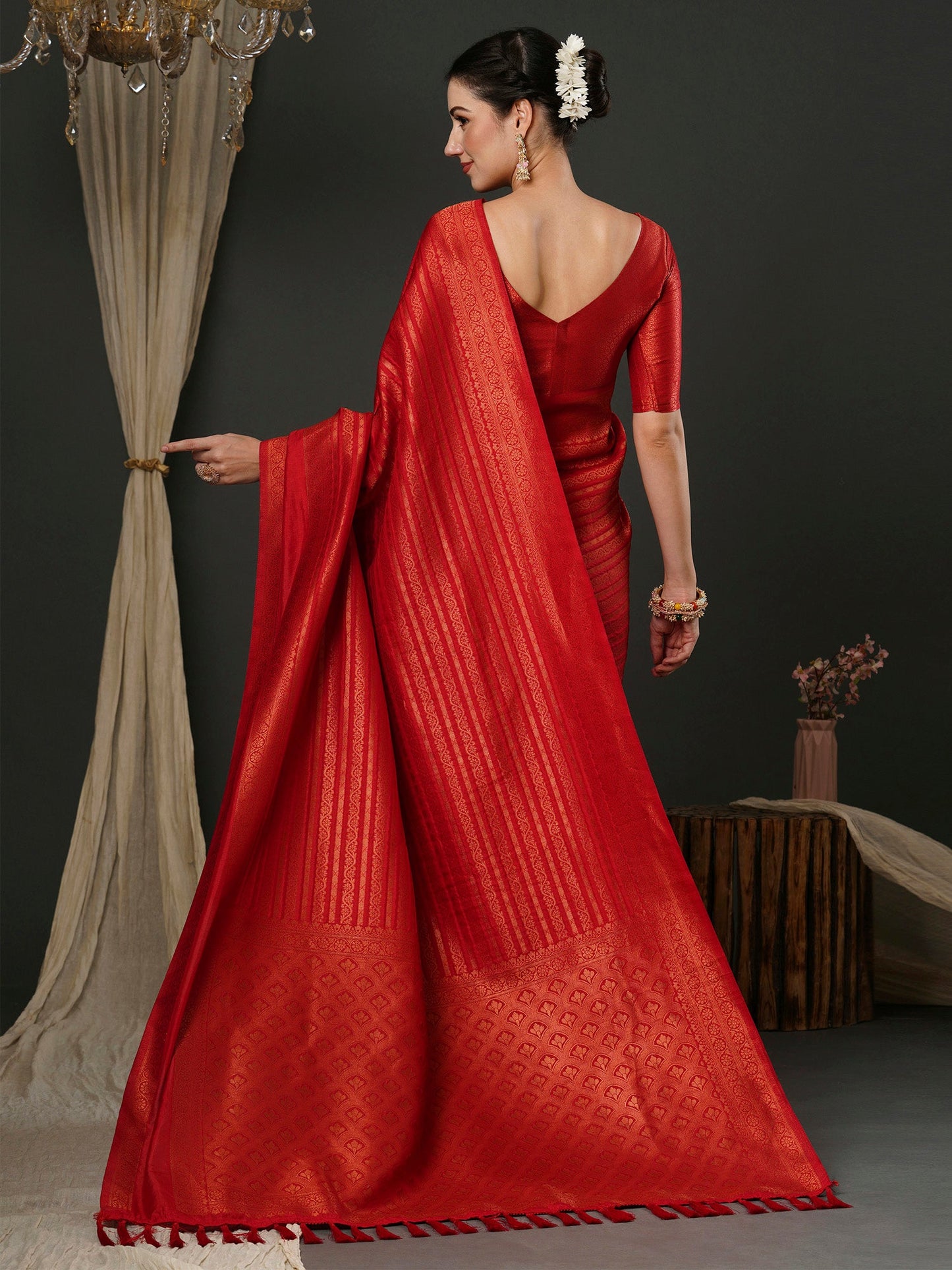 Women's Silk Blend Red Woven Design Designer Saree With Blouse Piece