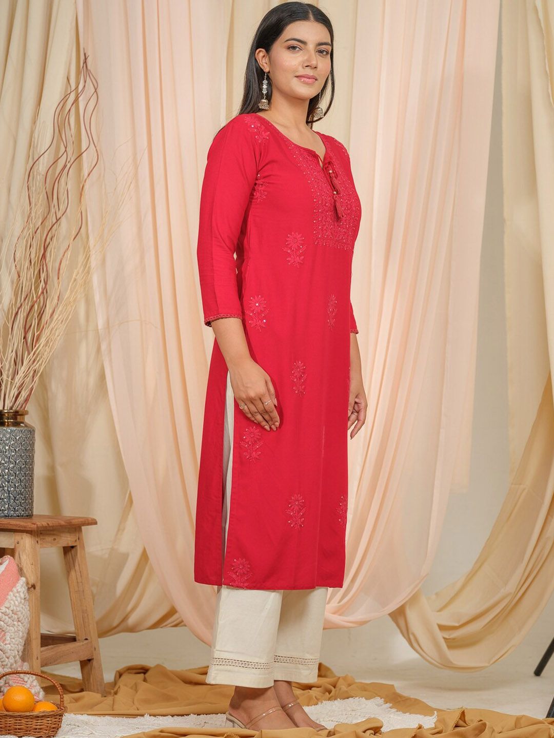 Dhiyona OD  Floral Embroidered Tie-Up Neck Thread Work Straight Kurta