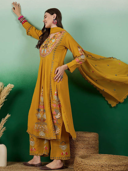 Dhiyona KL Floral Embroidered V-Neck Cuffed Sleeves Thread Work Kurta ,Palazzos & Dupatta