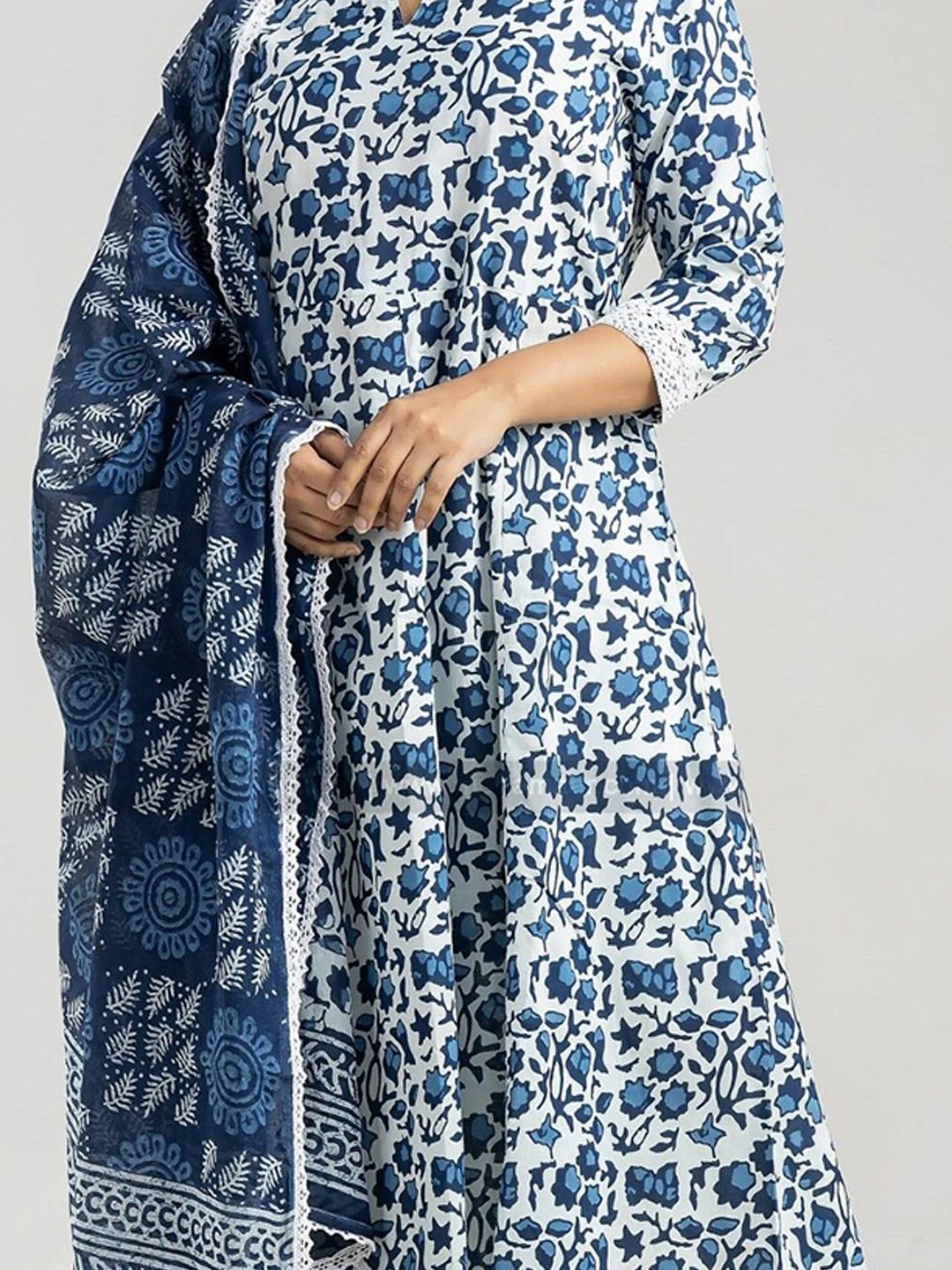 Dhiyona KL Floral Printed Kurta With Trouser & Dupatta
