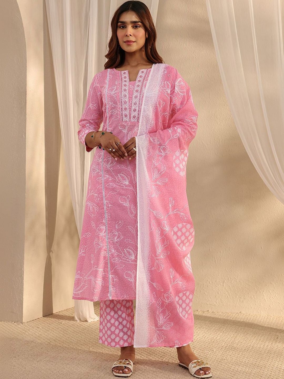 Women Floral Printed Regular Thread Work Kurta with Trousers & With Dupatta