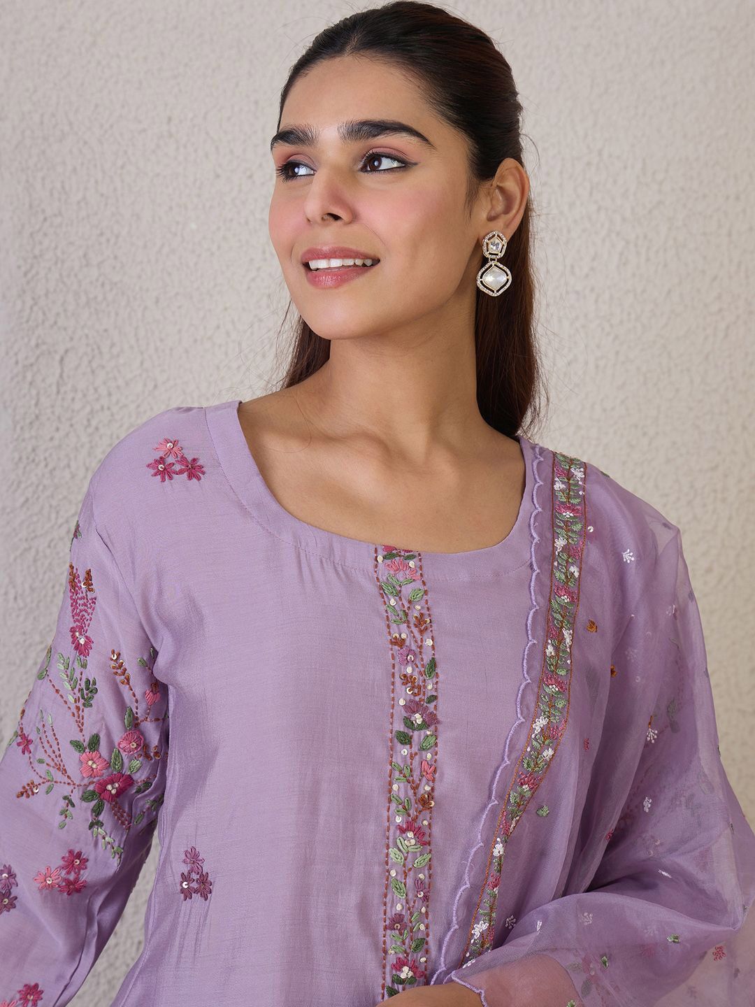 Dhiyona IE Women Floral Embroidered Kurta with Trousers & Dupatta