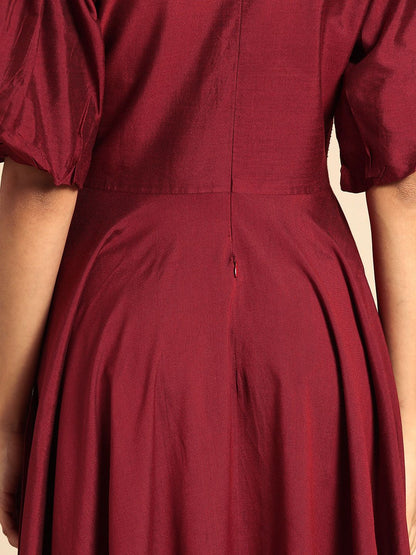 Dhiyona AY Women's Maroon Solid Balloon Sleeves Midi Dress