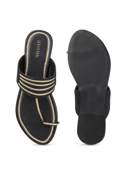 Dhiyona AK Women Black Textured One Toe Flats