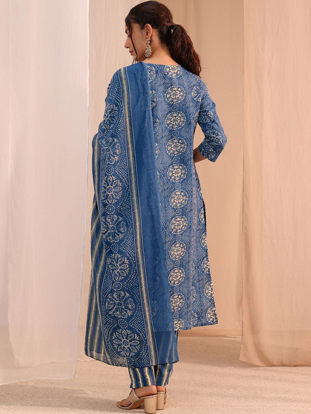 Women Ethnic Motifs Printed Regular Kurta with Trousers & With Dupatta