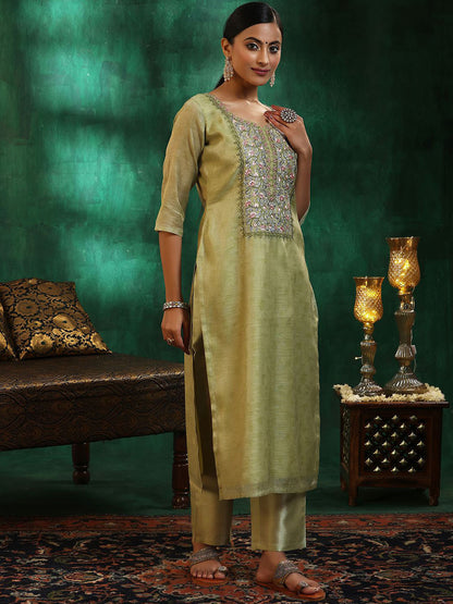 Women Floral Yoke Design Regular Beads and Stones Kurta with Trousers & With Dupatta