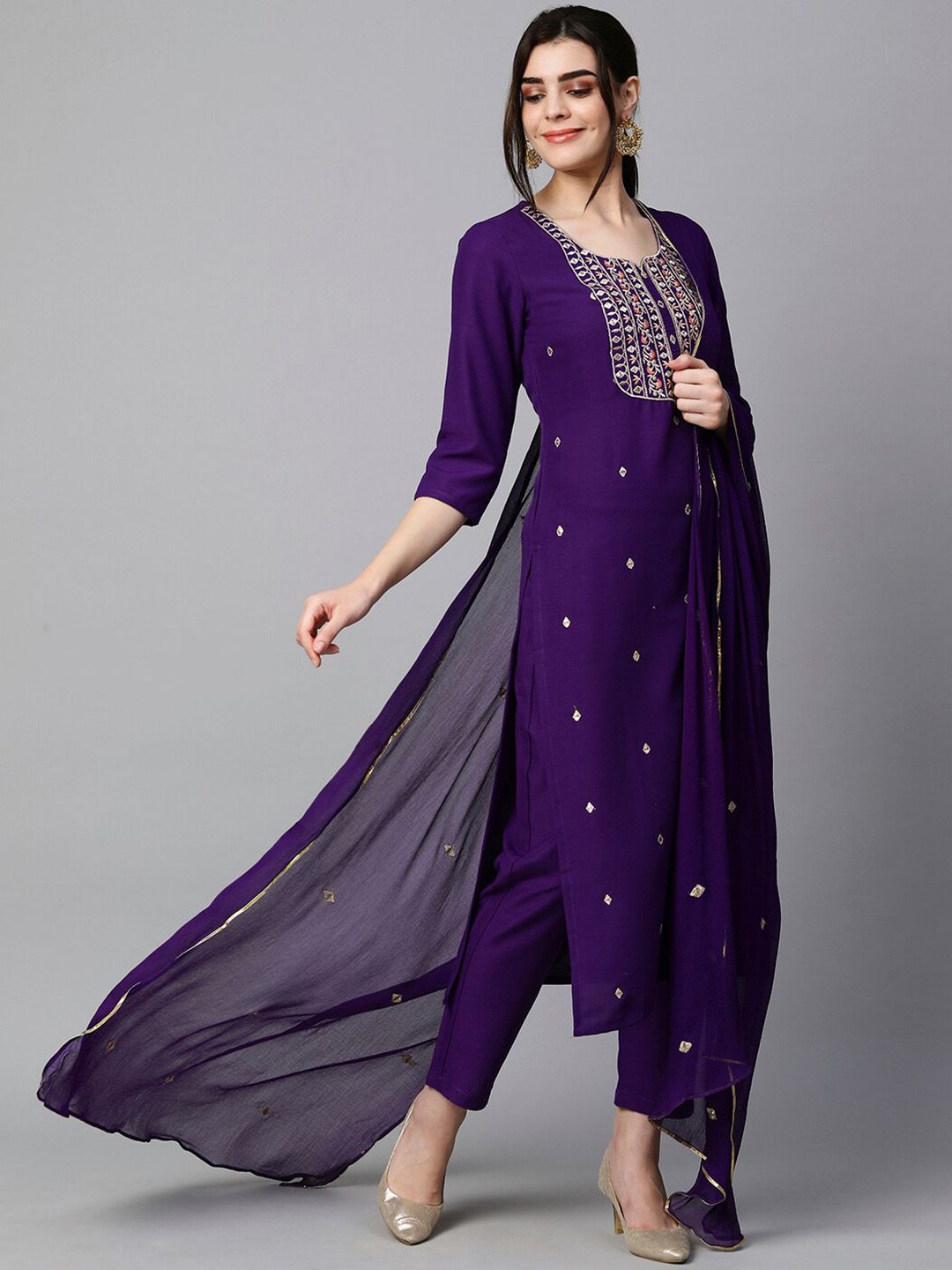 Dhiyona KL Floral Embroidered Regular Thread Work Kurta with Trouser & Dupatta