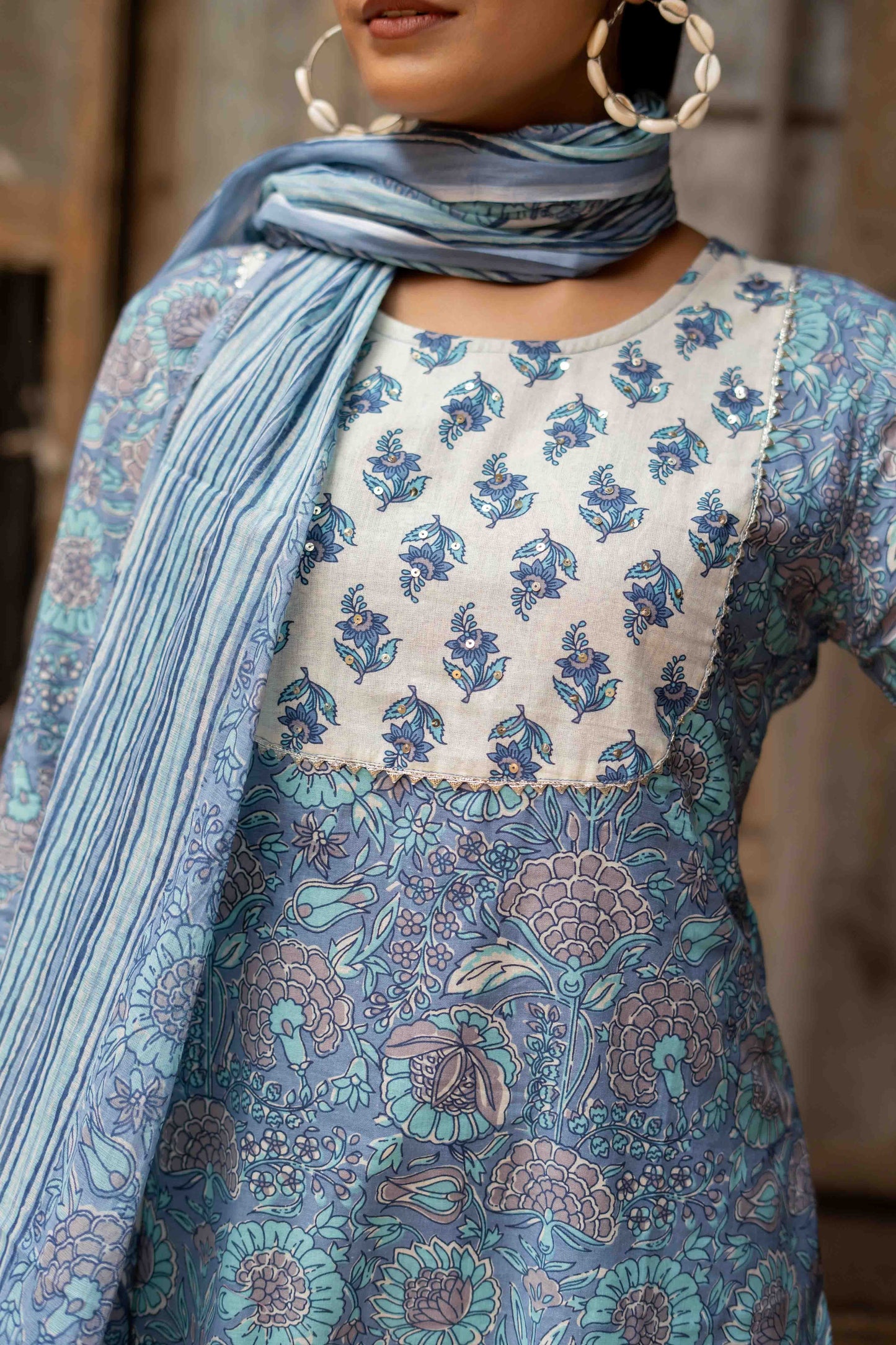 Dhiyona KL Floral Printed Round Neck Sequinned Pure Cotton Kurta With Trousers & Dupatta