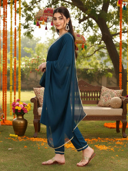 Dhiyona KL Ethnic Motifs Yoke Design Sequinned Kurta & Trousers With Dupatta