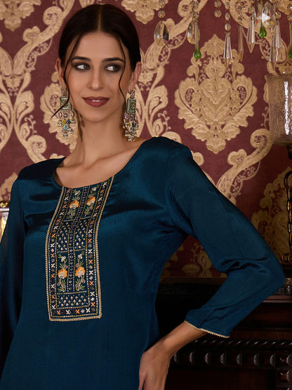 Dhiyona CH Women Floral Embroidered Kurta with Trousers