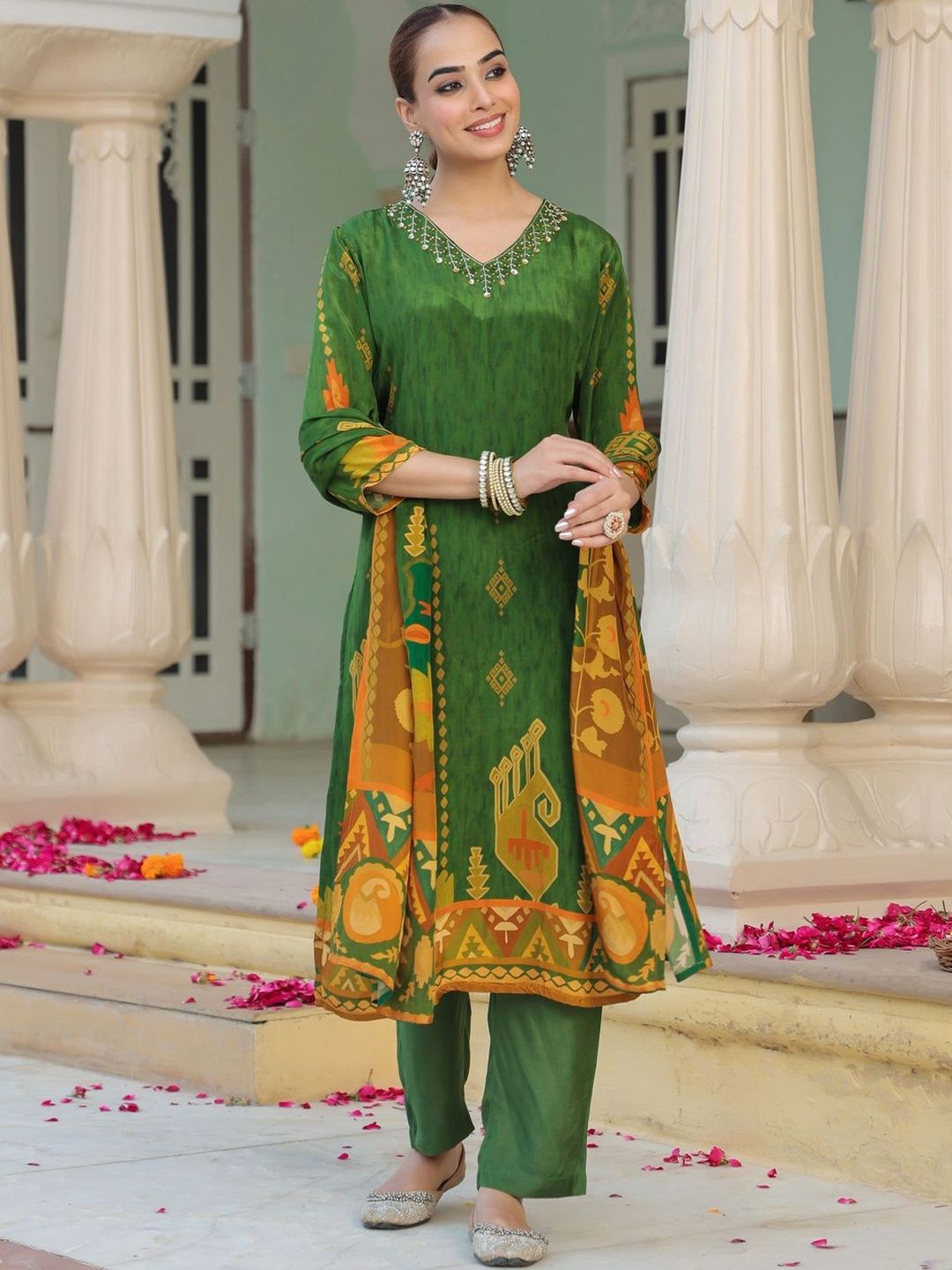 Dhiyona RR Women's Ethnic Motifs Printed Beads and Stones Kurta Set With Dupatta