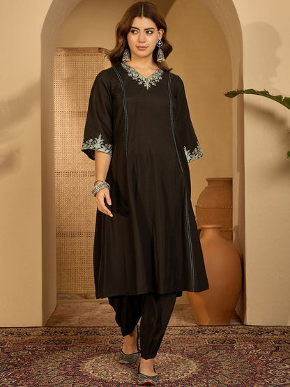 Women Black Embroidered Kurta Sets With Dupatta