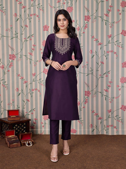 Dhiyona OD  Women Embroidered Side Slits Straight Kurta
