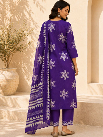 Women Floral Printed Regular Thread Work Pure Cotton Kurta with Trousers & With Dupatta