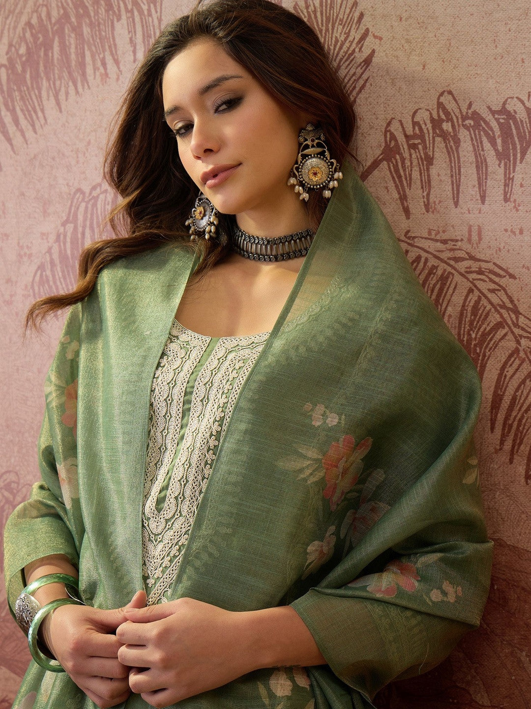 Dhiyona SN Embroidered Round Neck Kurta & Trousers Kurta Set