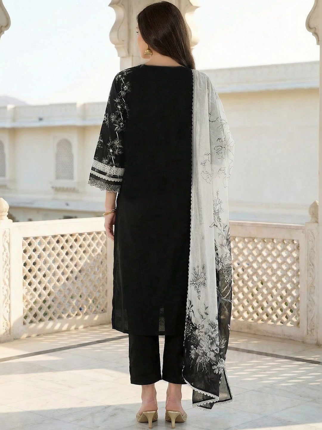 Women Floral Actual Embroidery Regular Thread Work Pure Cotton Kurta Set