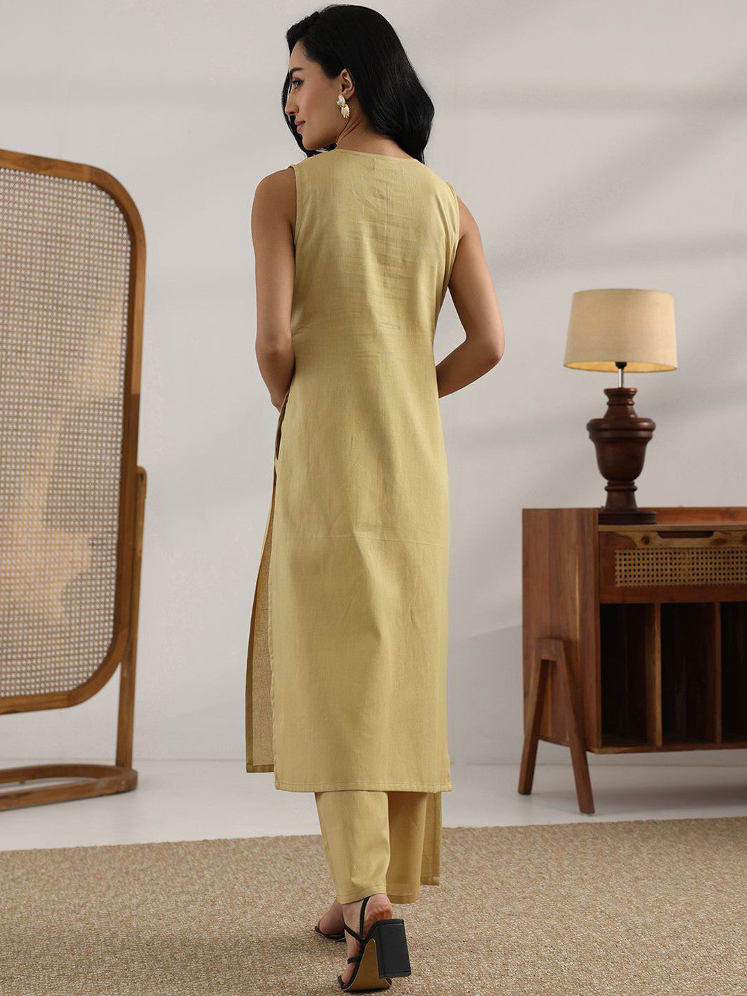 Women Embroidered Regular Kurta with Palazzos