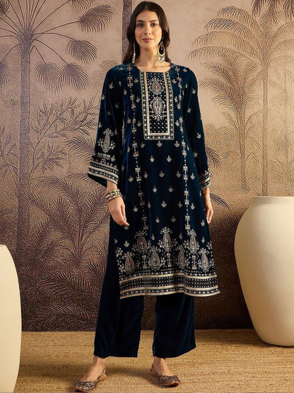 Heavy Embroidered Velvet Round-Neck Kurta & Trousers Kurta Set