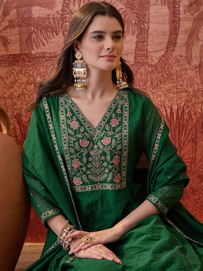 Embroidered V-Neck Kurta & Trousers Kurta Set