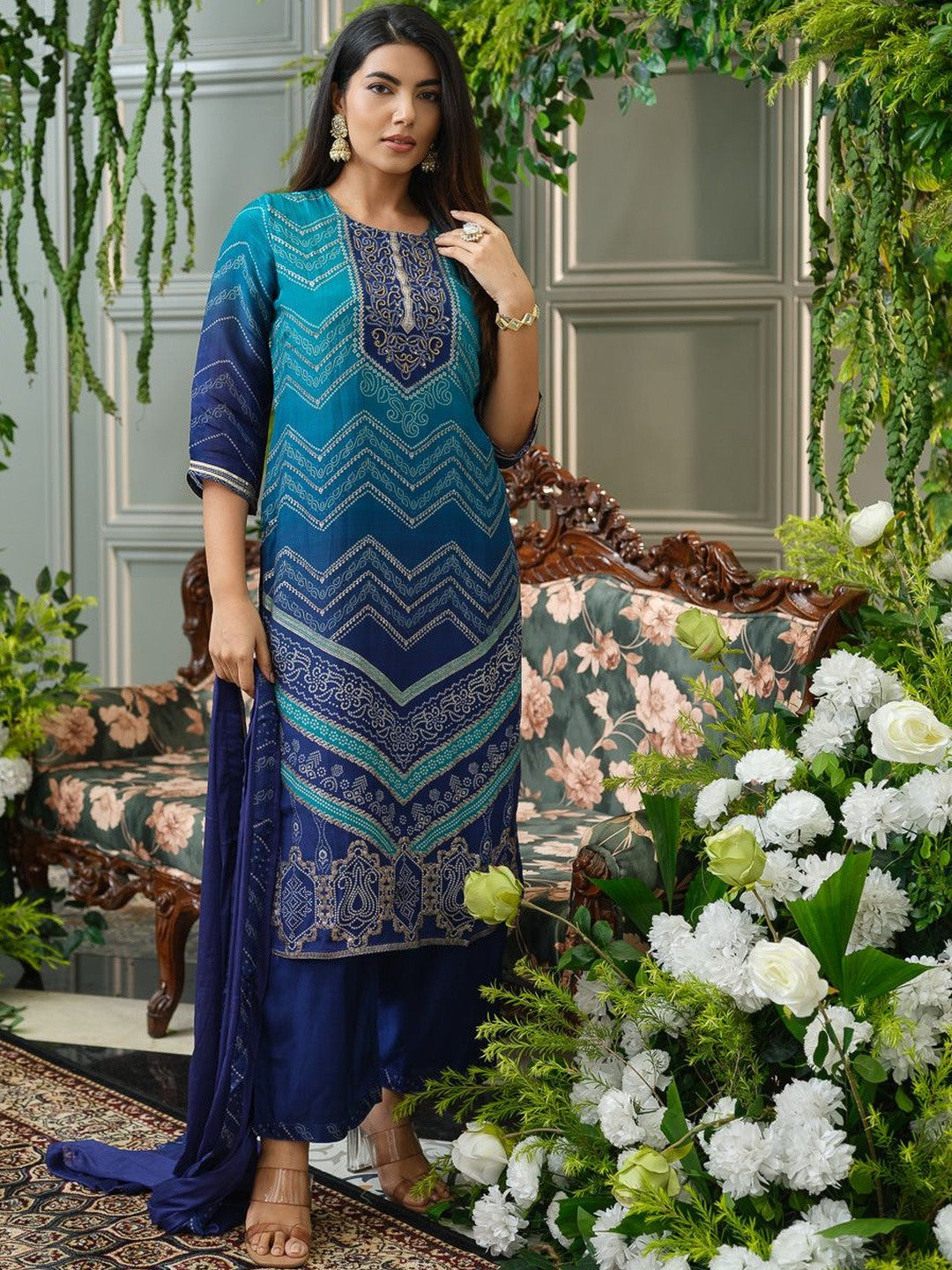 Geometric Printed Thread Work Straight Kurta with Trouser & Dupatta