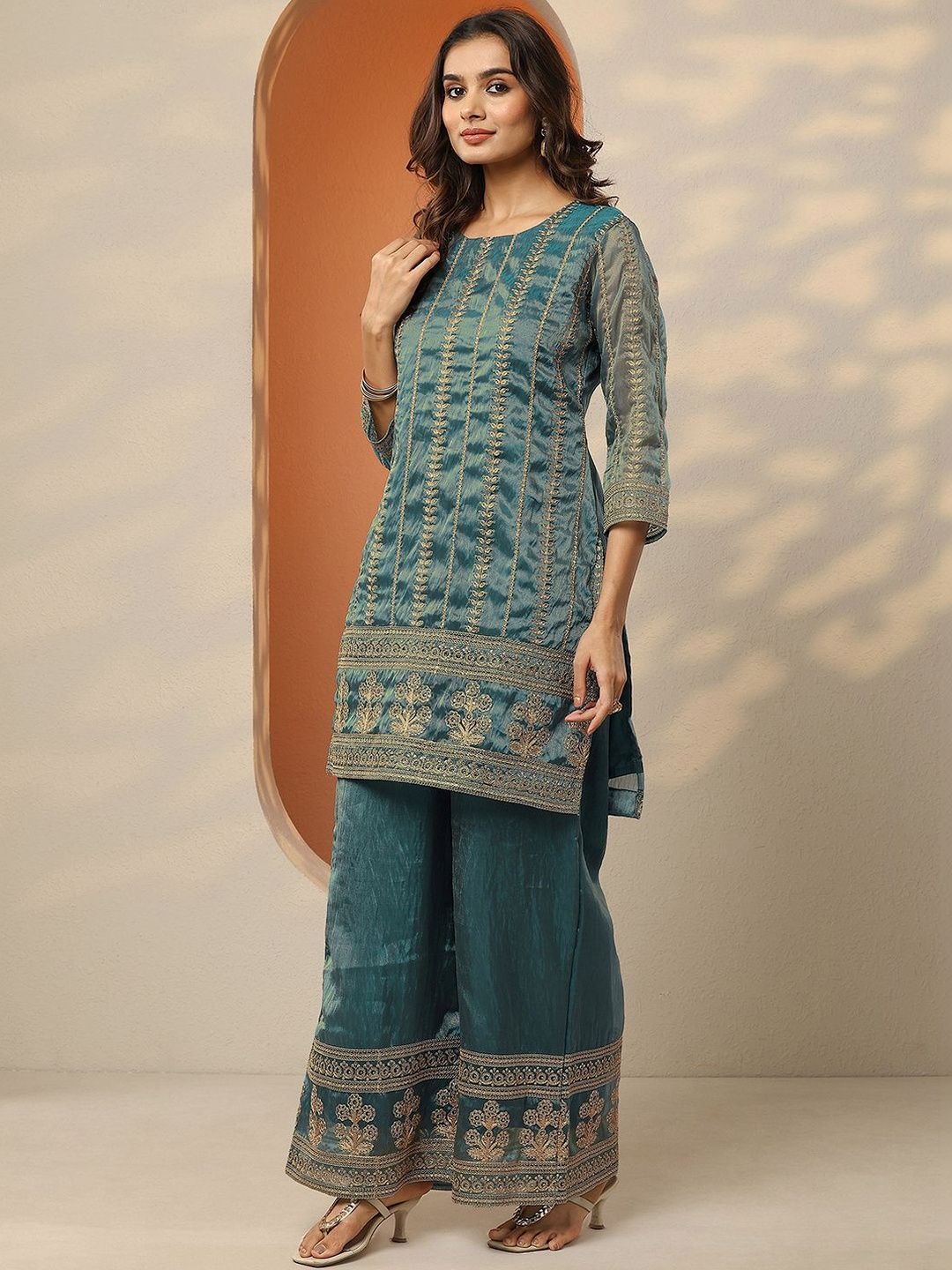 Dhiyona LL Ethnic Motifs Embroidered Thread Work Kurta with Palazzos & Dupatta