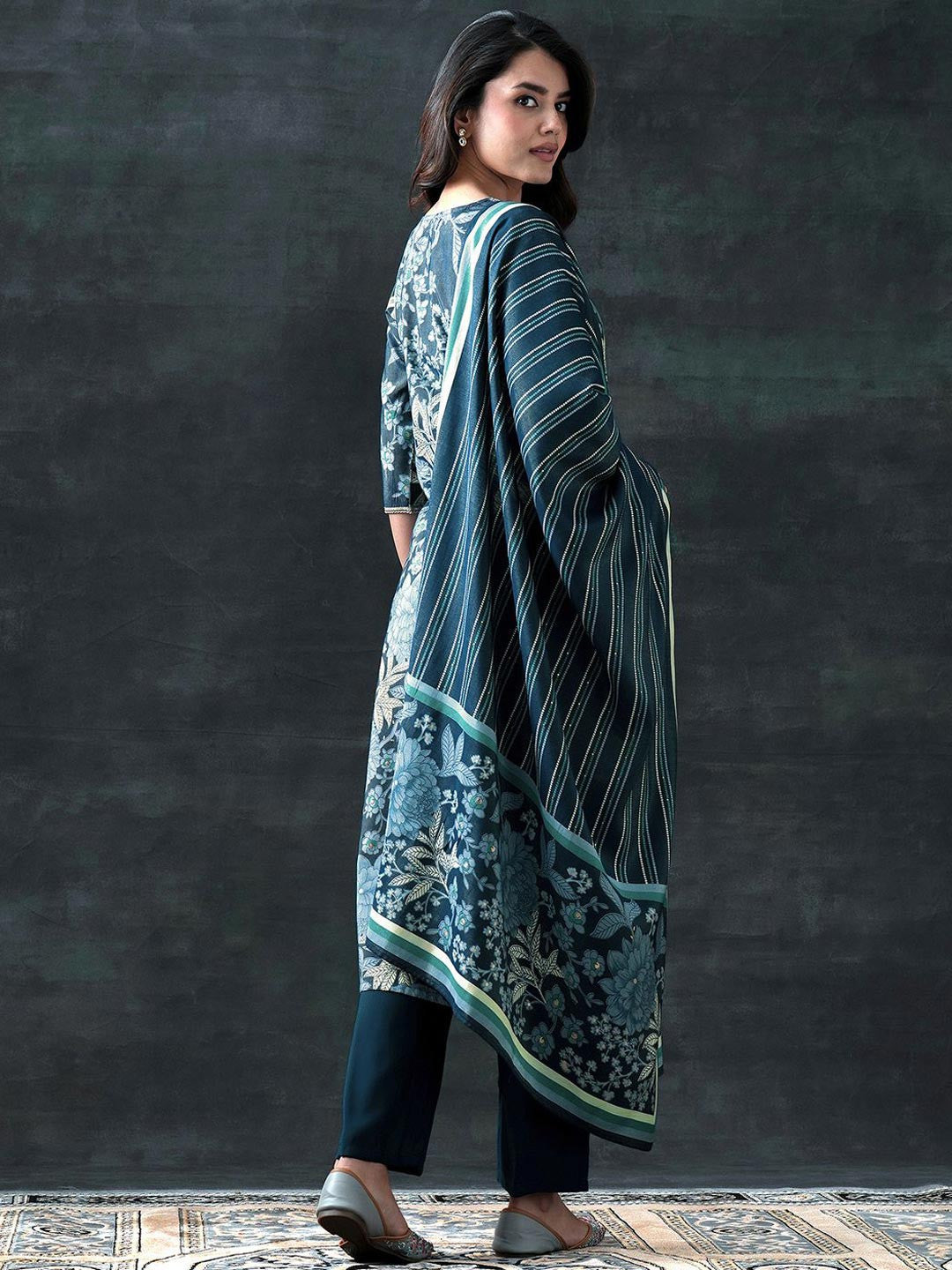 Women Floral Printed Kurta with Trousers & Dupatta