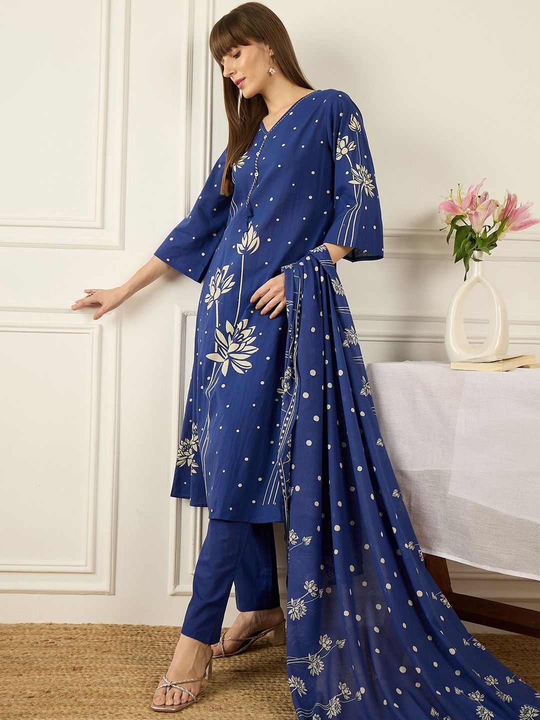 Dhiyona IE Women Floral Printed Regular Pure Cotton Kurta with Trousers & With Dupatta