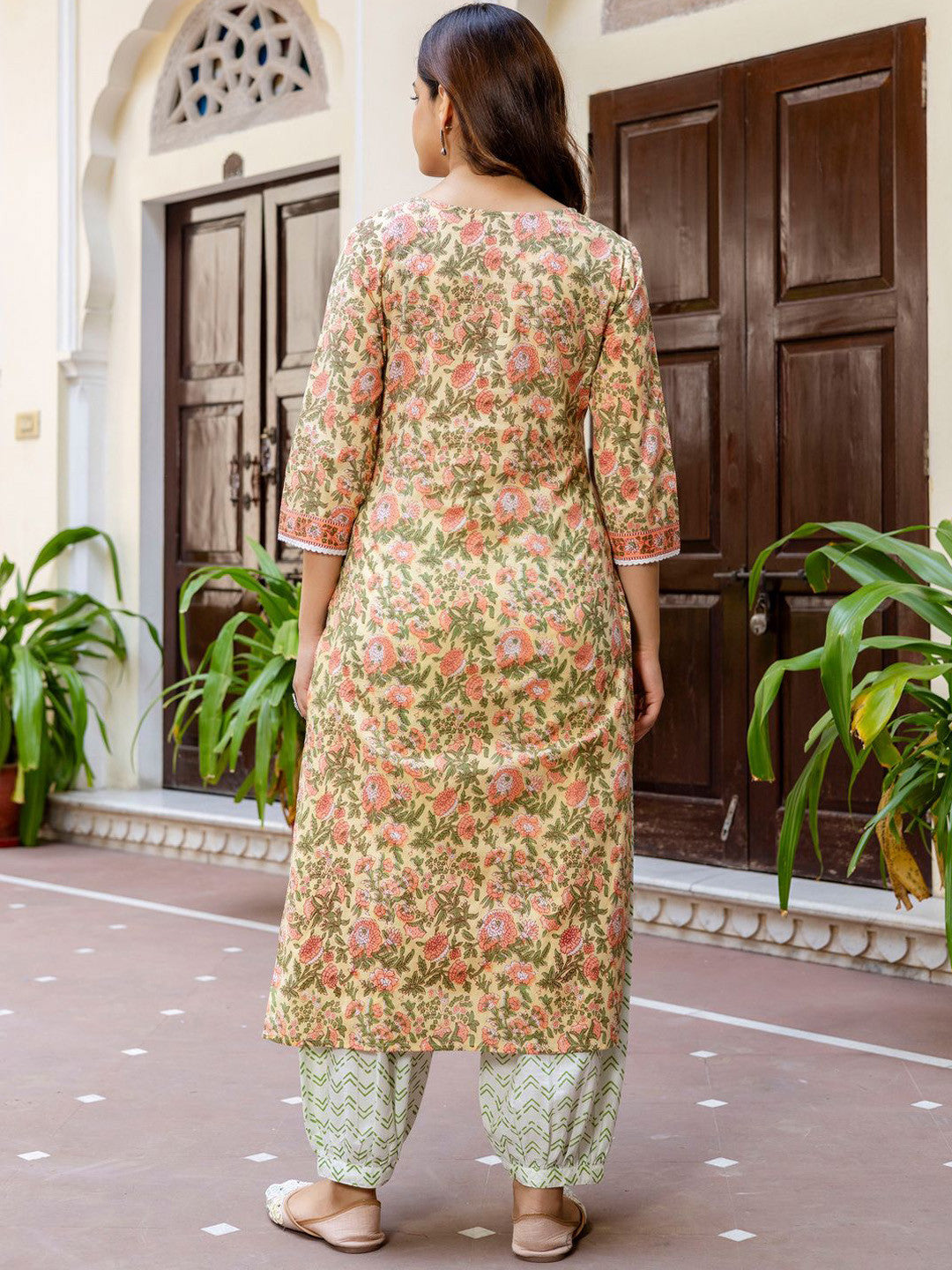 Floral Printed Notch Neck Pure Cotton Straight Kurta With Salwar & Dupatta