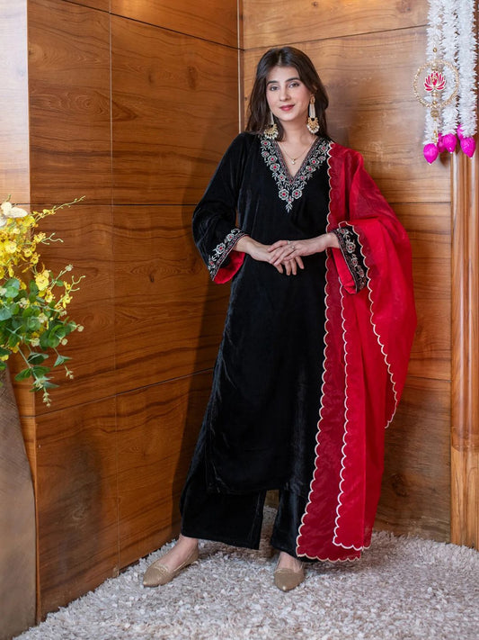 Dhiyona KL Women Floral Embroidered Regular Sequinned Velvet Kurta with Palazzos & With Dupatta
