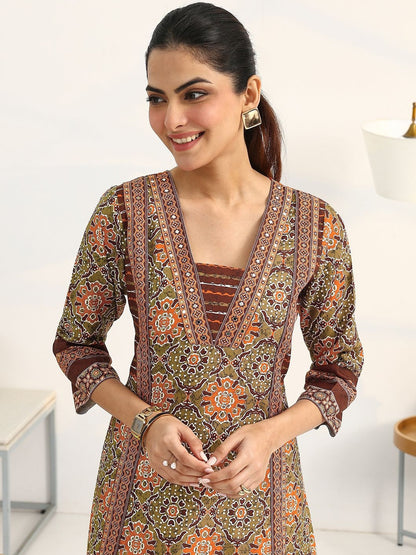 Women Ethnic Motifs Printed Regular Kurta with Trousers & With Dupatta