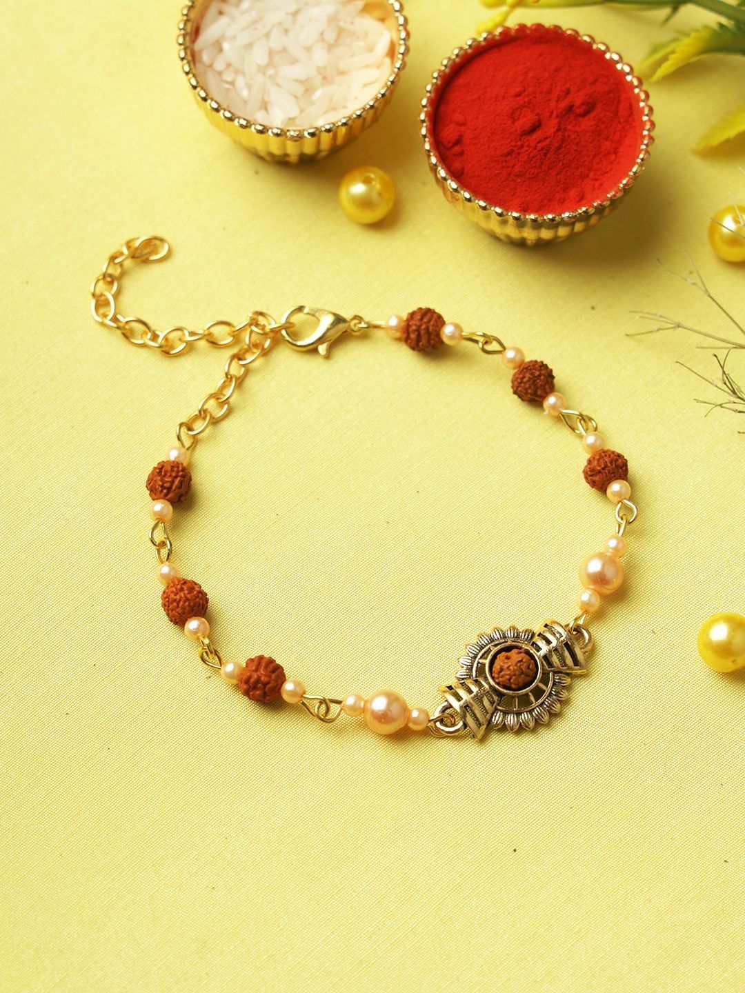 Dhiyona Rakhi