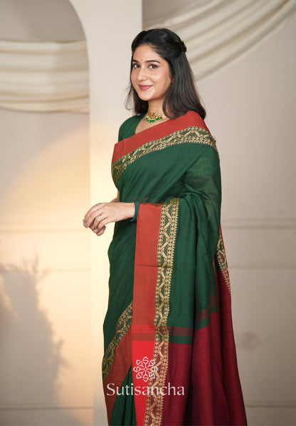 Dhiyona SS The Weaver's Touch: Pure Bengal Cotton Saree with Timeless Appeal
