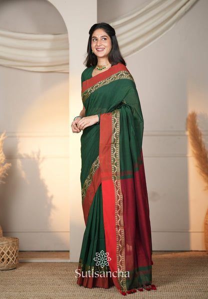 Dhiyona SS The Weaver's Touch: Pure Bengal Cotton Saree with Timeless Appeal