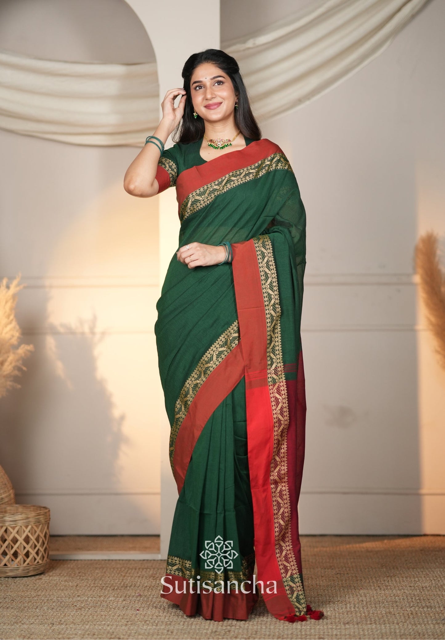Dhiyona SS The Weaver's Touch: Pure Bengal Cotton Saree with Timeless Appeal