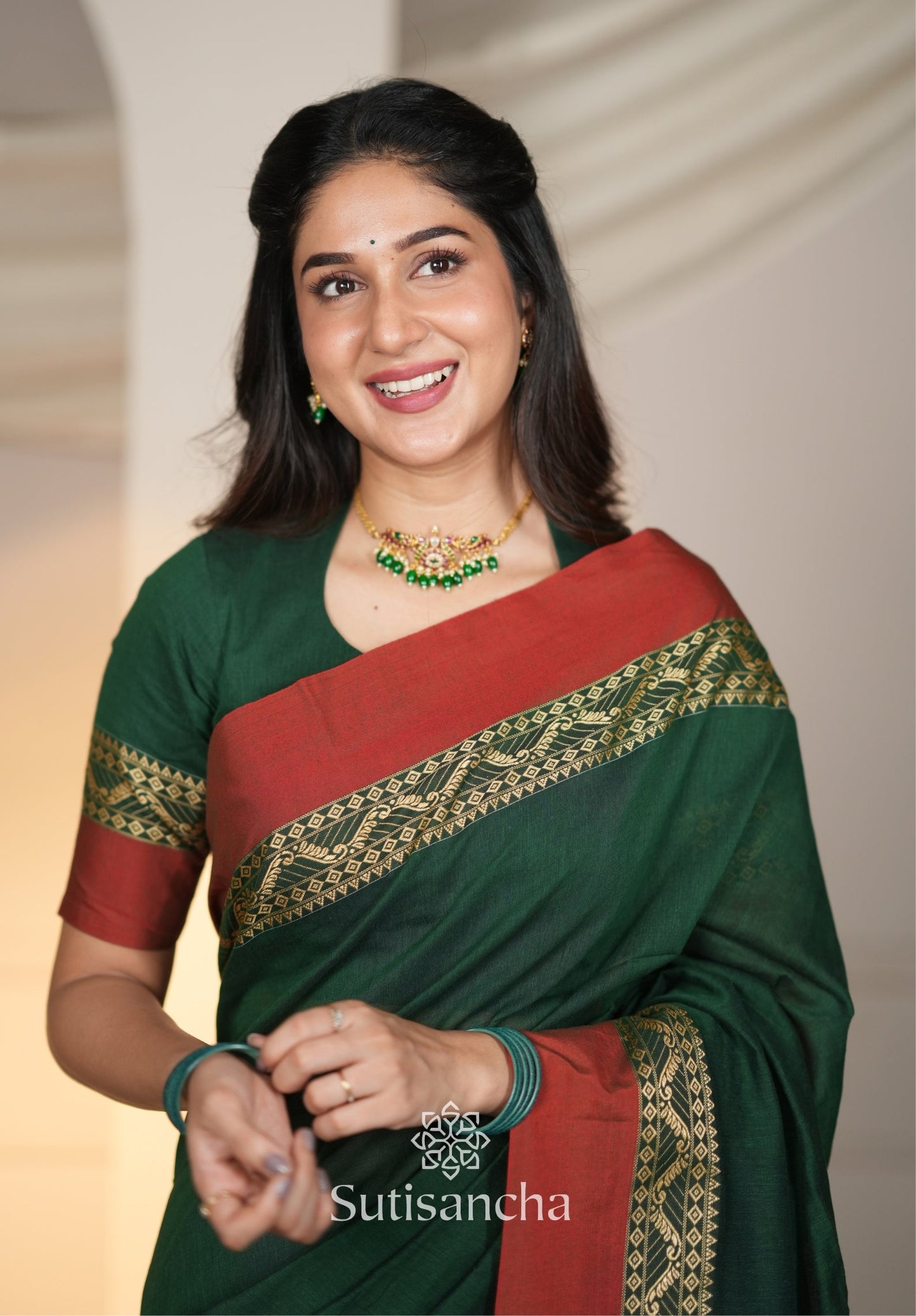Dhiyona SS The Weaver's Touch: Pure Bengal Cotton Saree with Timeless Appeal