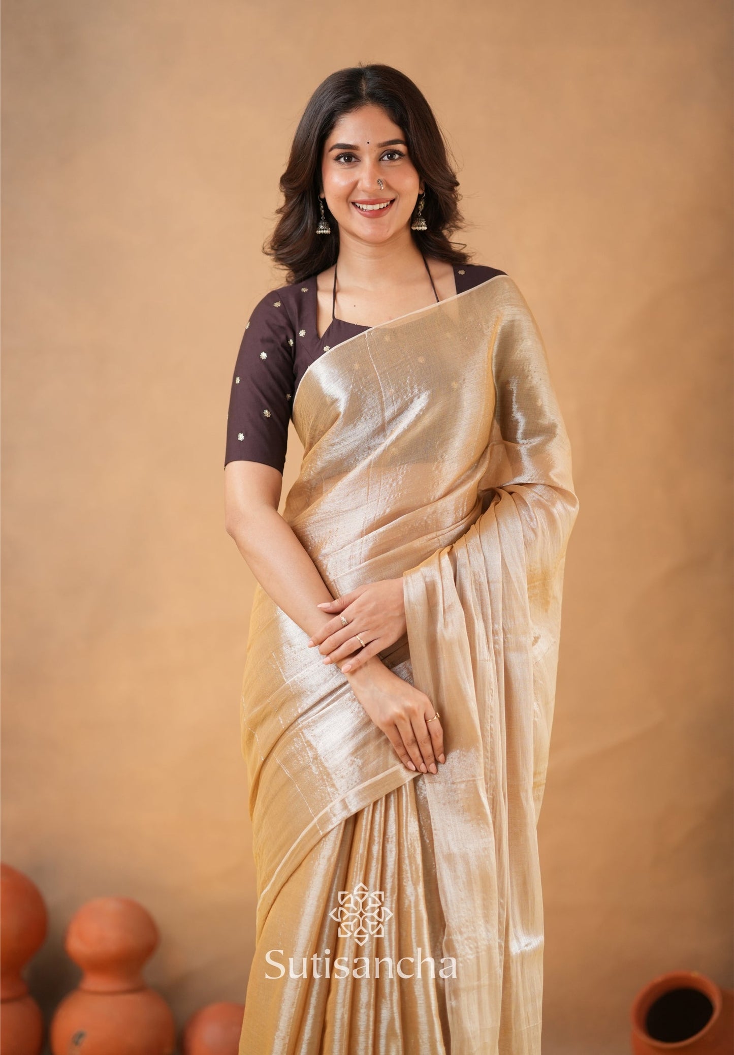 Dhiyona SS Ivory Gold Horizon – Flowing with Regal Charm