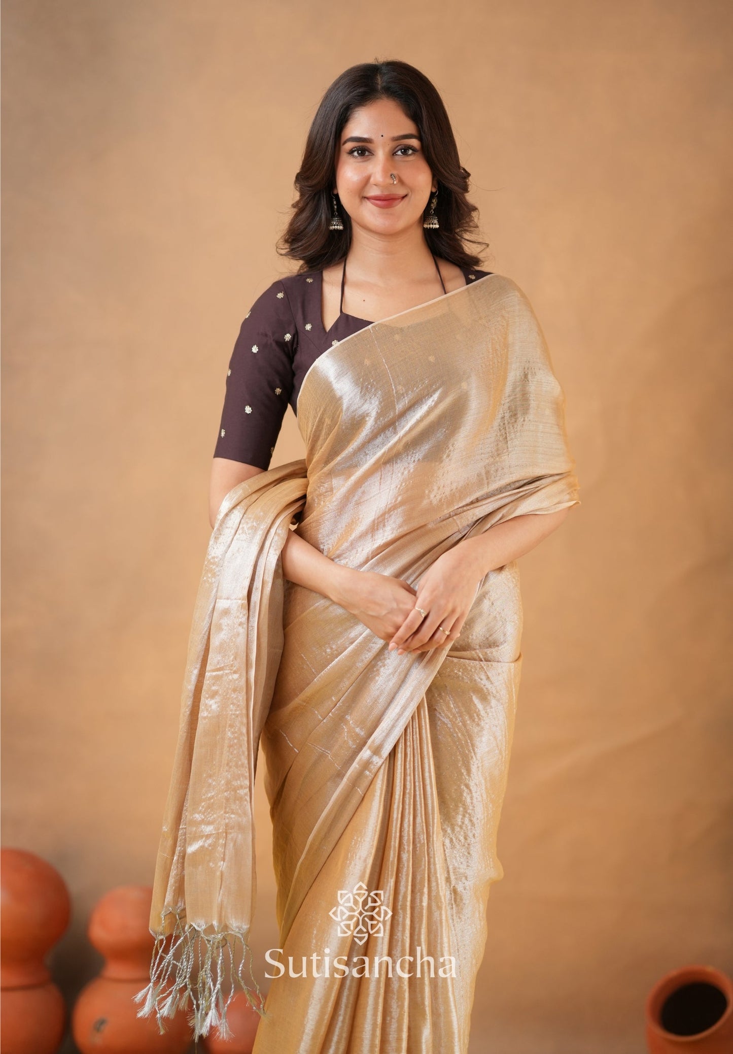 Dhiyona SS Ivory Gold Horizon – Flowing with Regal Charm