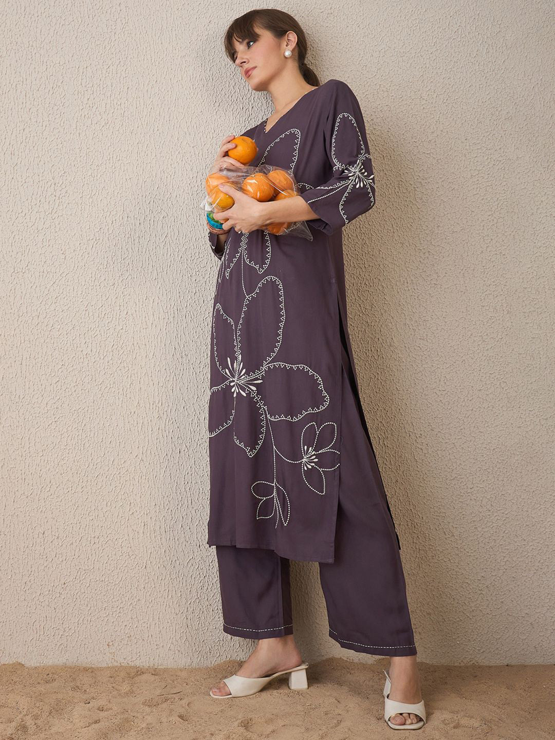 Women Floral Embroidered Regular Thread Work Kurta with Palazzos