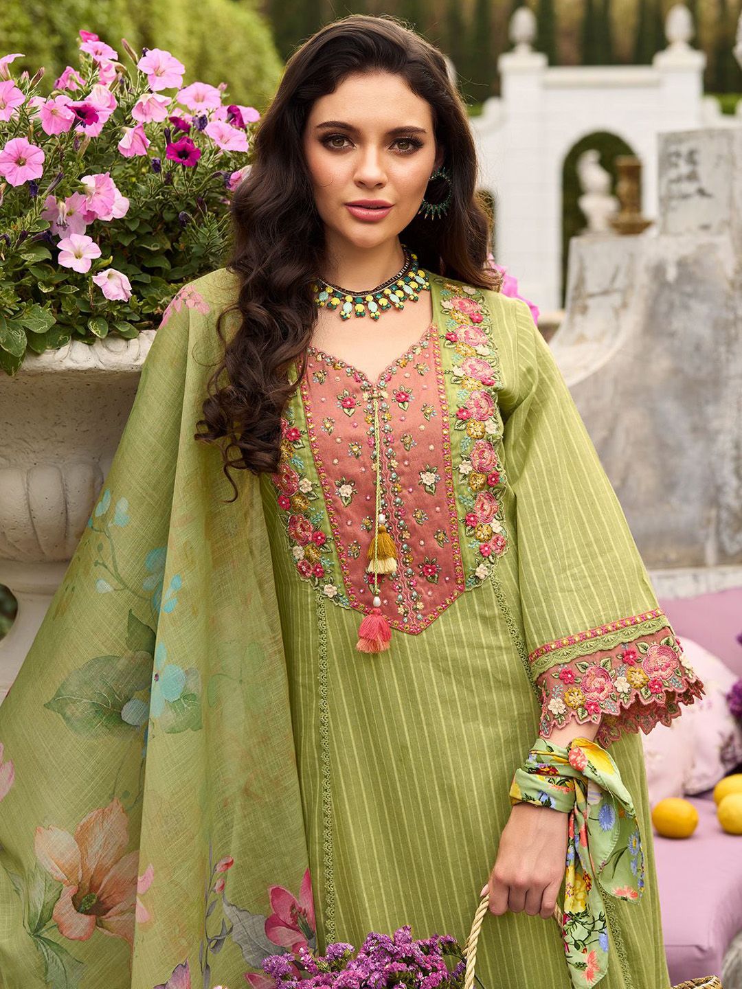 Women Floral Embroidered Regular Thread Work Cotton Kurta with Trousers & Dupatta
