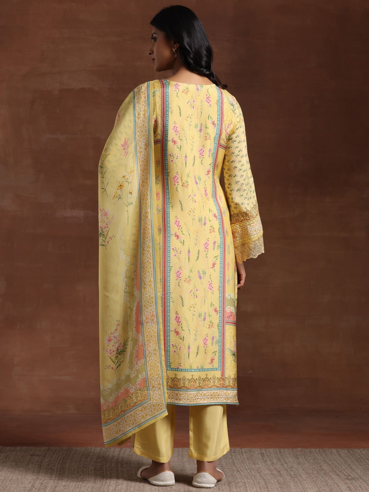 Dhiyona LL Women Floral Printed Regular Beads and Stones Kurta with Palazzos & With Dupatta