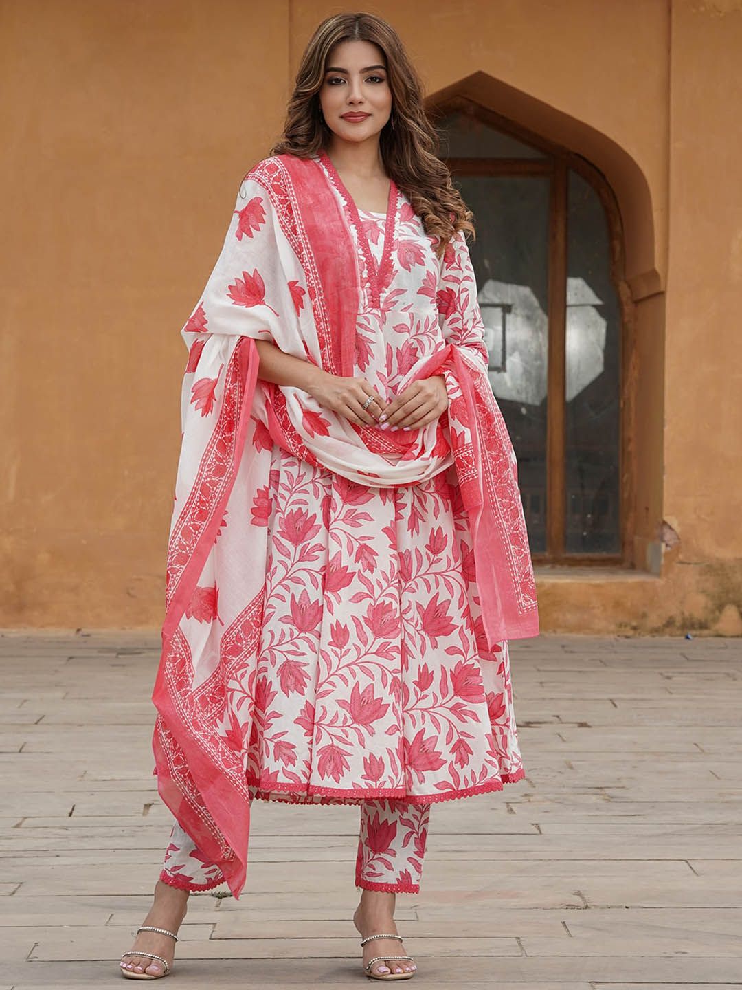 Dhiyona KL Floral Printed V-Neck Regular Kurta With Trousers & Dupatta