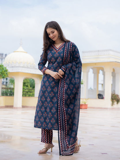 Dhiyona KL Floral Printed Straight Kurta With Trousers & Dupatta