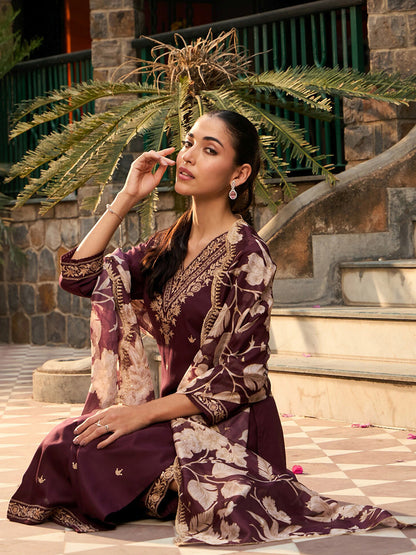 V Neck Ethnic Motifs Embroidered Regular Thread Work Kurta Set