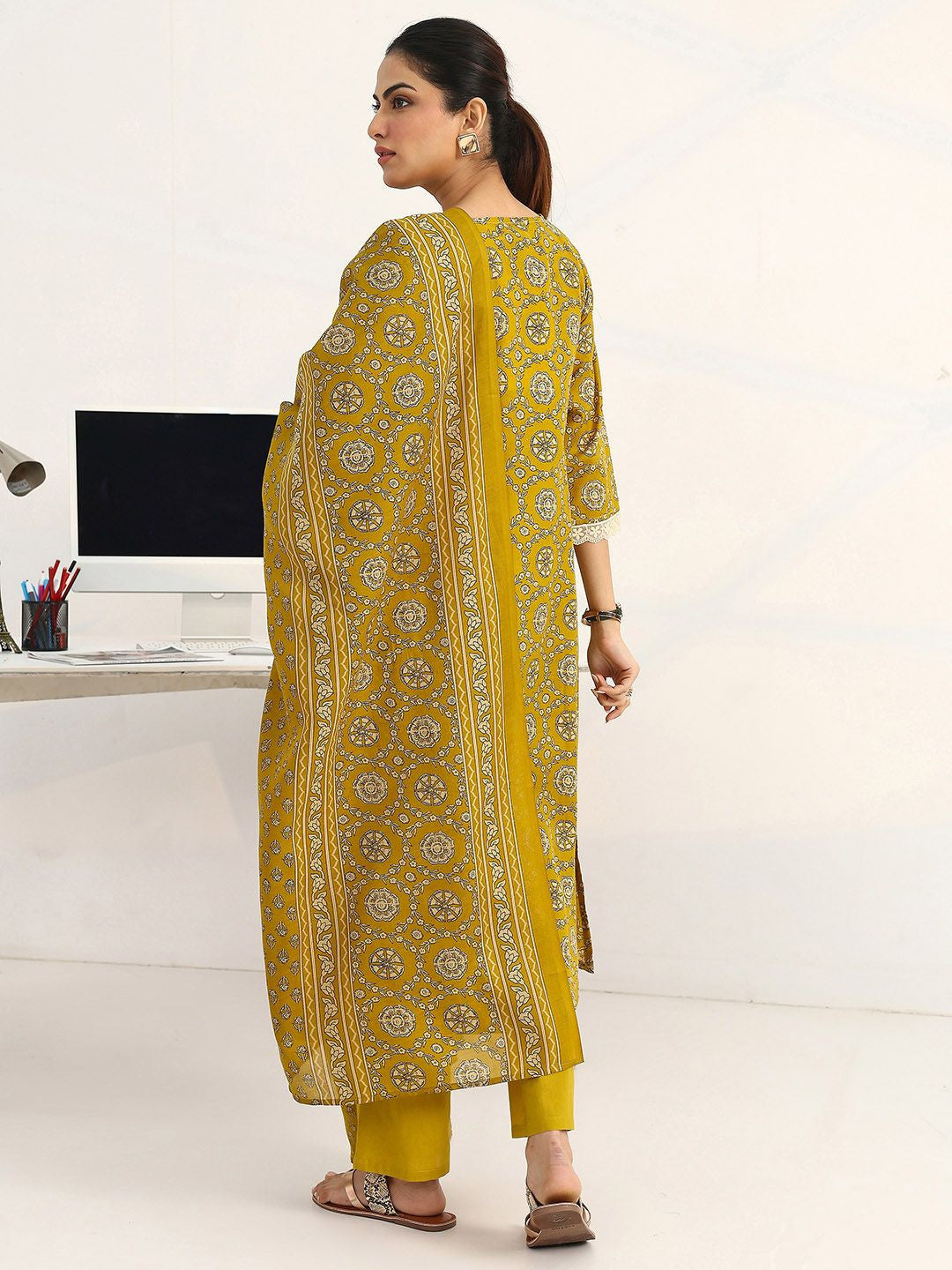 Women Ethnic Motifs Printed Regular Cotton Blend Kurta with Trousers & With Dupatta