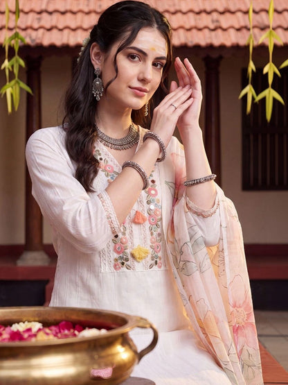 Women Floral Embroidered Regular Thread Work Pure Cotton Kurta with Trousers & With Dupatta