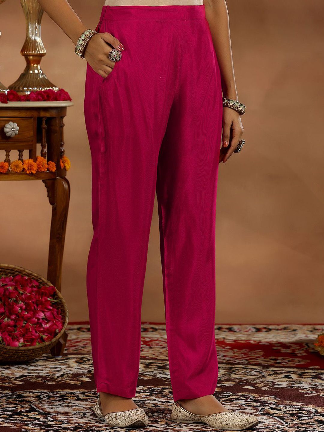 Dhiyona LL Women Floral Printed Regular Sequinned Silk Chiffon Kurta with Palazzos & With Dupatta